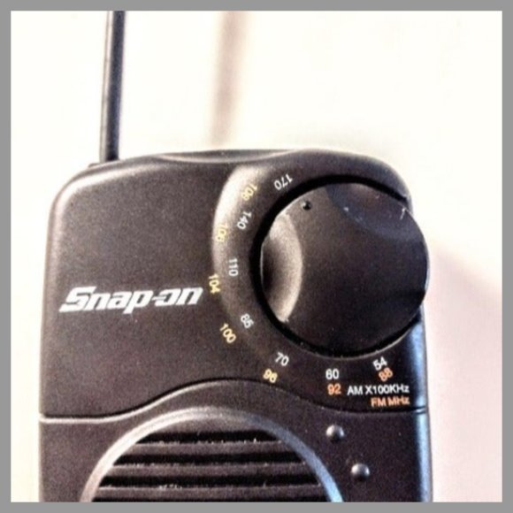Snap-on Tools Vintage 1995 AM-FM SUNTONE Portable Battery Radio w/Belt Clip NEW! - Picture 2 of 11